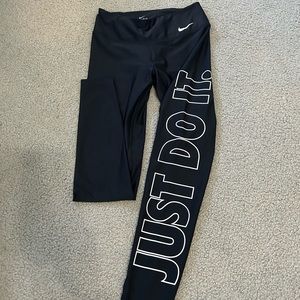 Size small Nike dri fit leggings